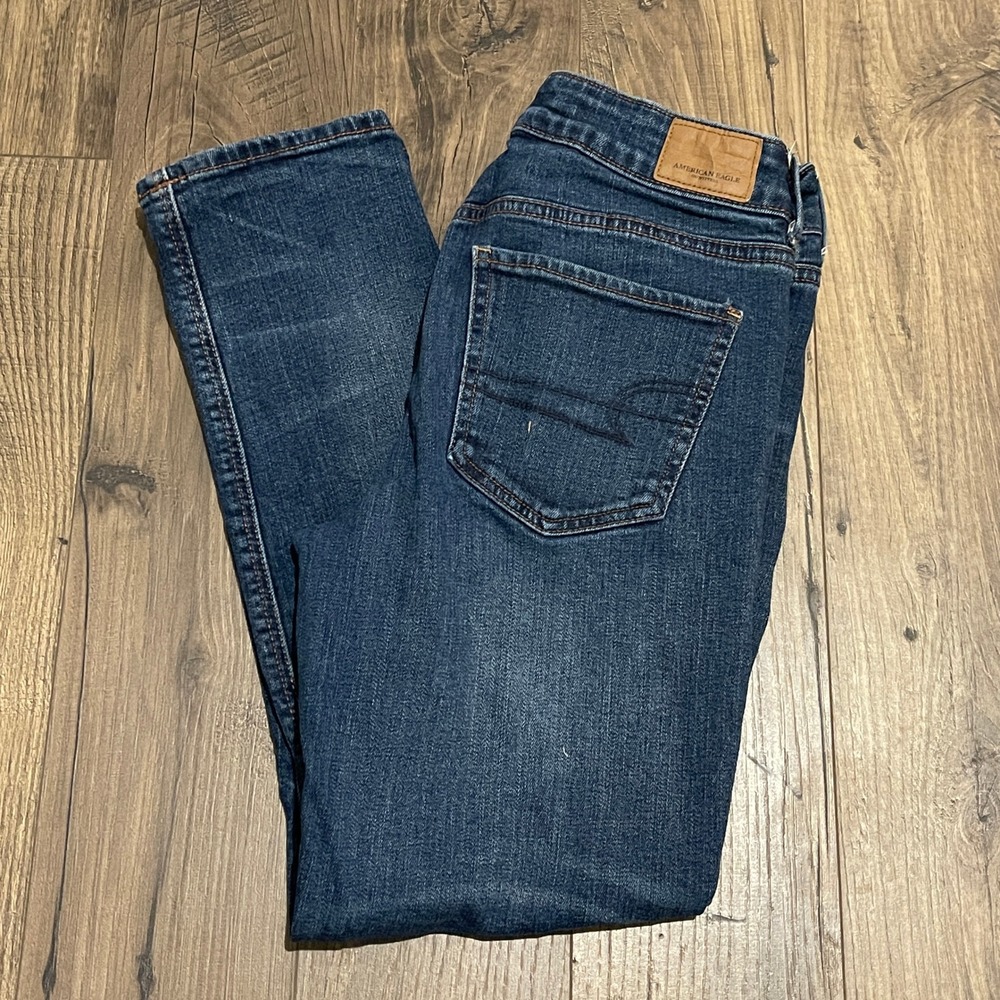 American Eagle Tomgirl Jeans Womens 2 Short Dark Wash Button Fly Tapered Stretch